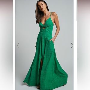 MARISSE MAXI DRESS - CUT OUT FRONT SPLIT CROSS BACK TEXTURED DRESS IN GREEN